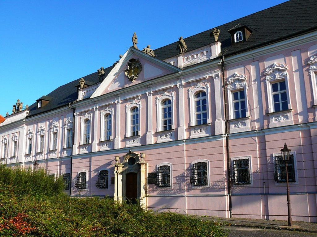 Fukas Apartments Nitra Rum bild